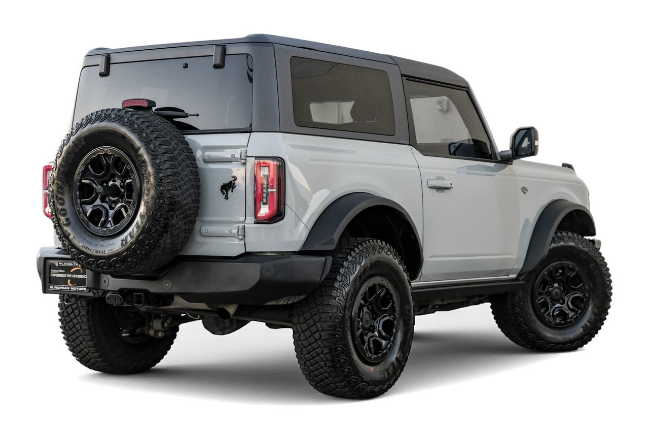 Ford Bronco Vehicle Main Gallery Image 08