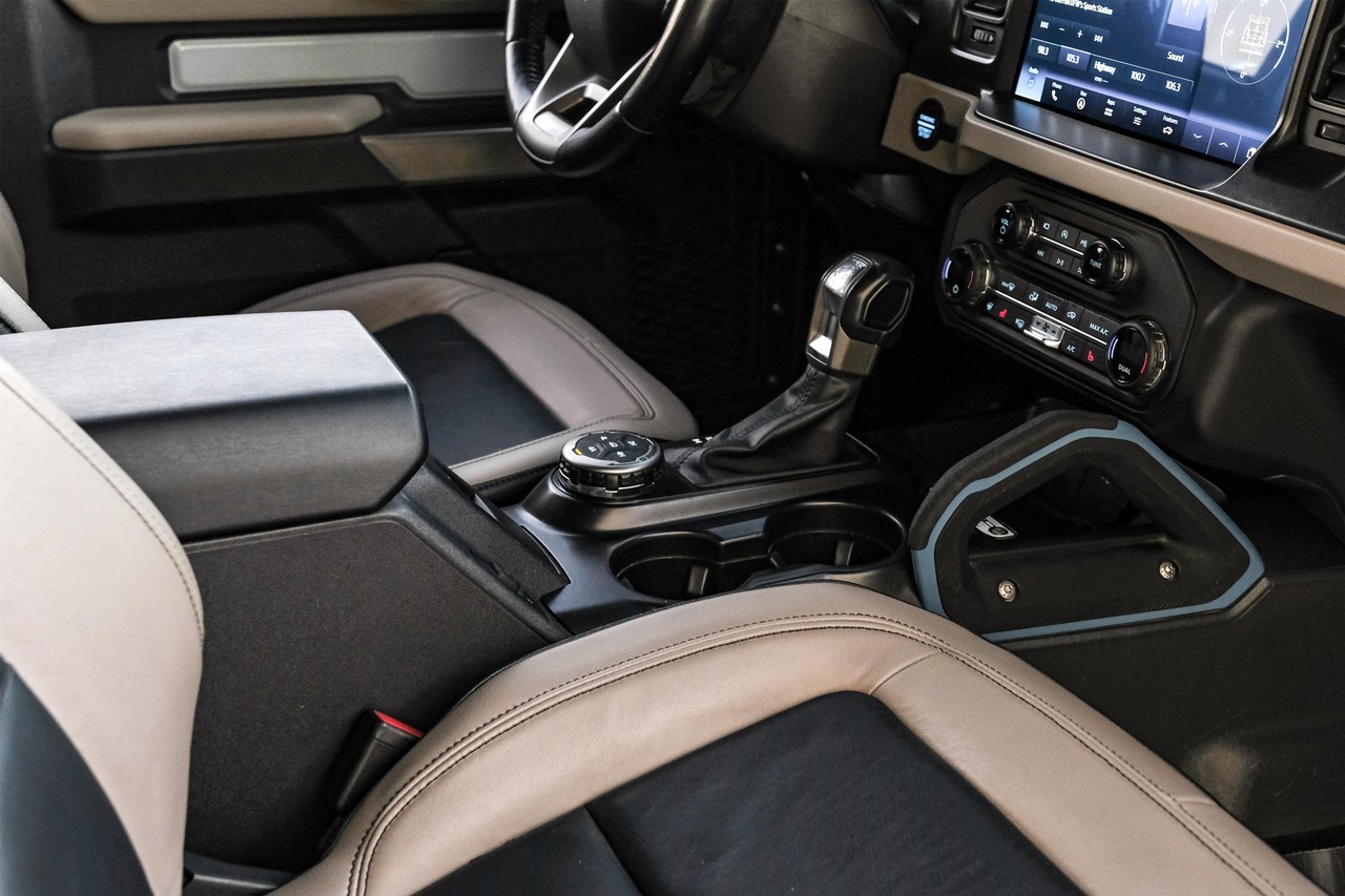 Ford Bronco Vehicle Main Gallery Image 22