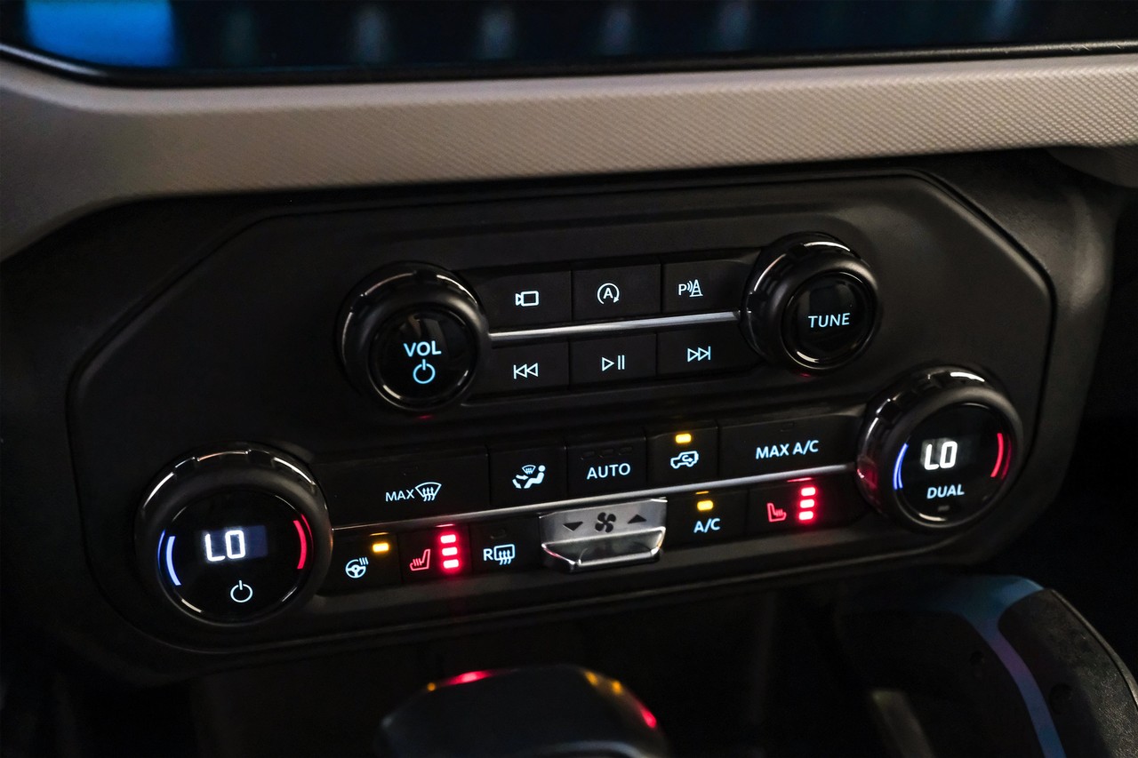 Ford Bronco Vehicle Main Gallery Image 30