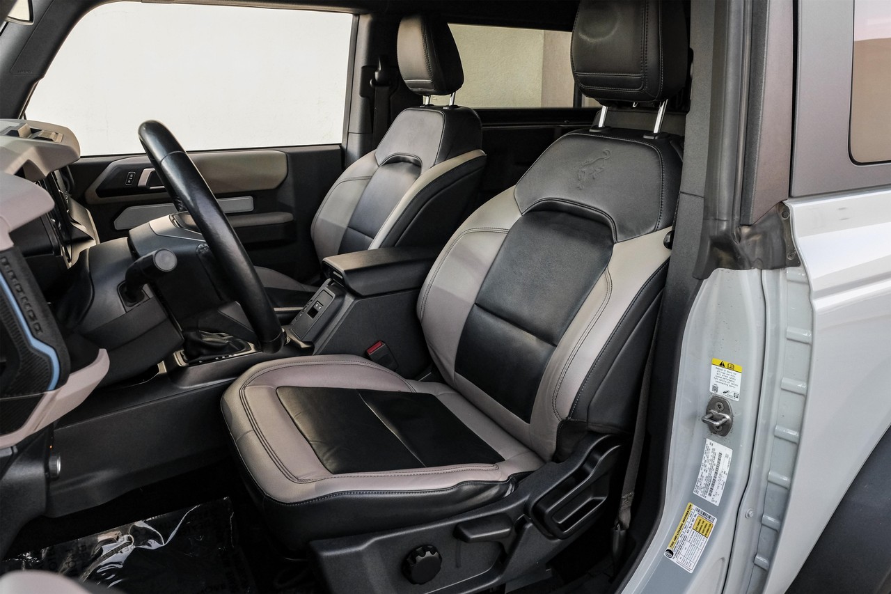 Ford Bronco Vehicle Main Gallery Image 33