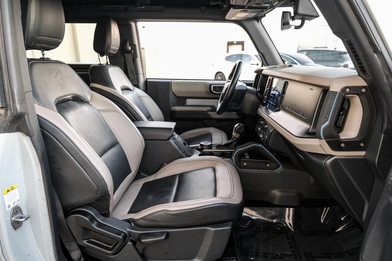 Ford Bronco Vehicle Main Gallery Image 34