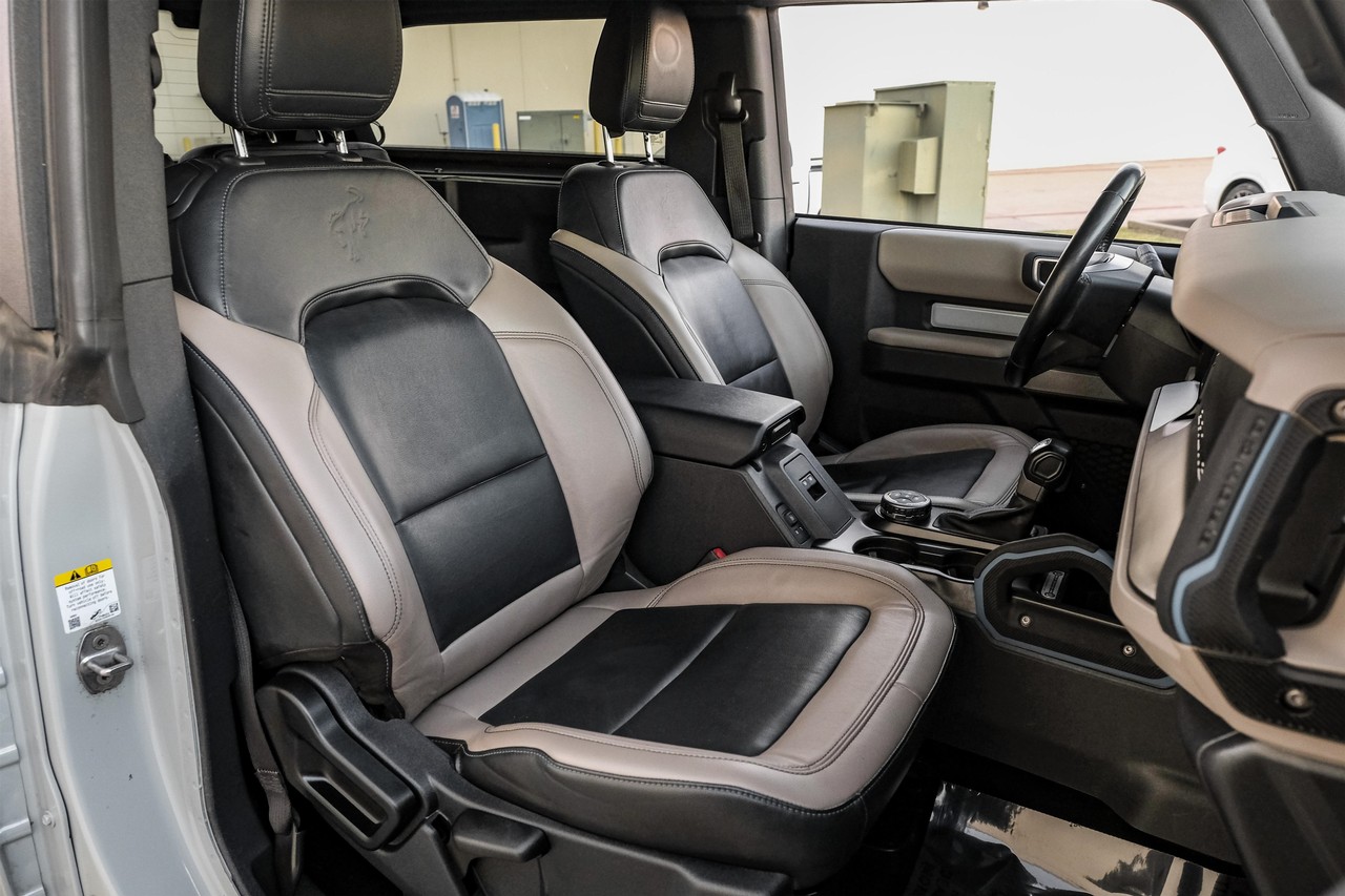 Ford Bronco Vehicle Main Gallery Image 35