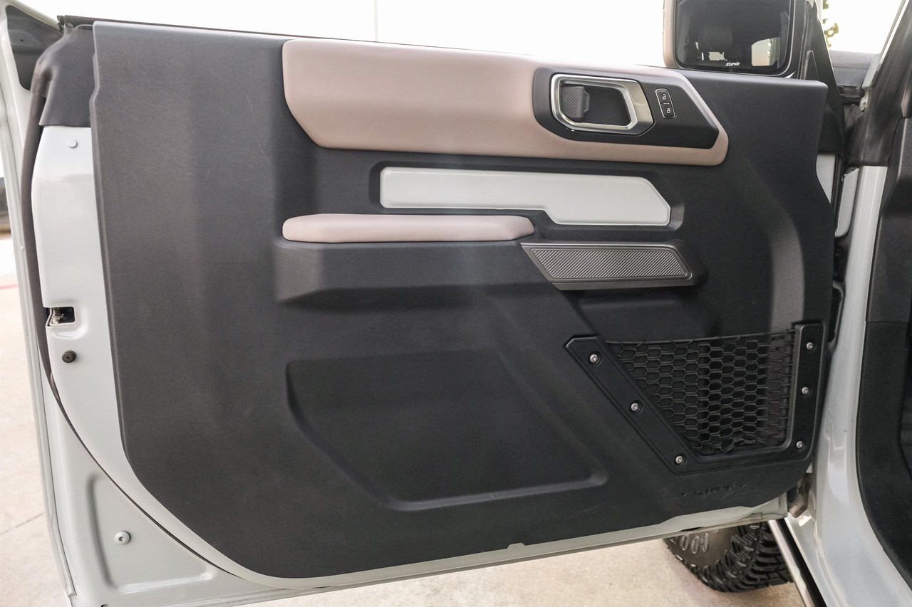 Ford Bronco Vehicle Main Gallery Image 40