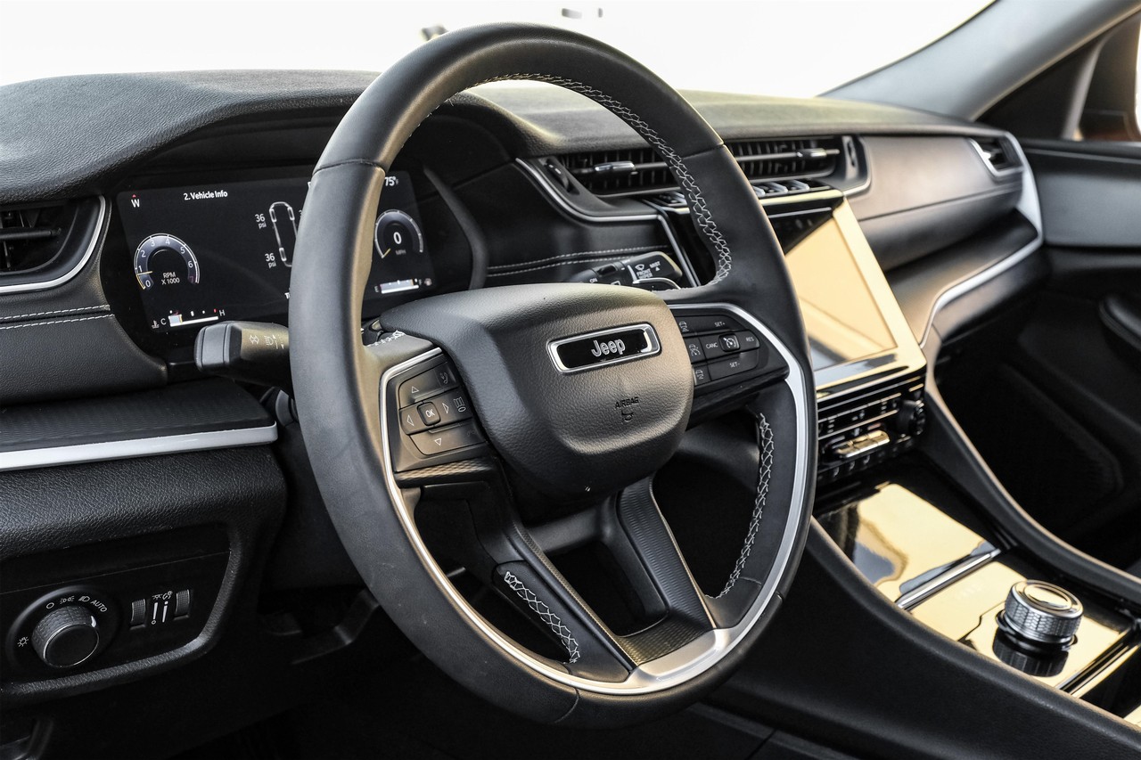 Jeep Grand Cherokee L Vehicle Main Gallery Image 15