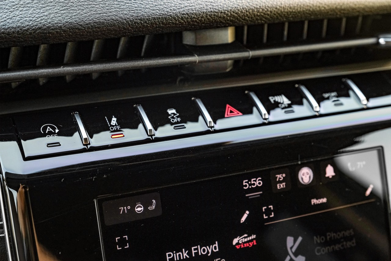 Jeep Grand Cherokee L Vehicle Main Gallery Image 23