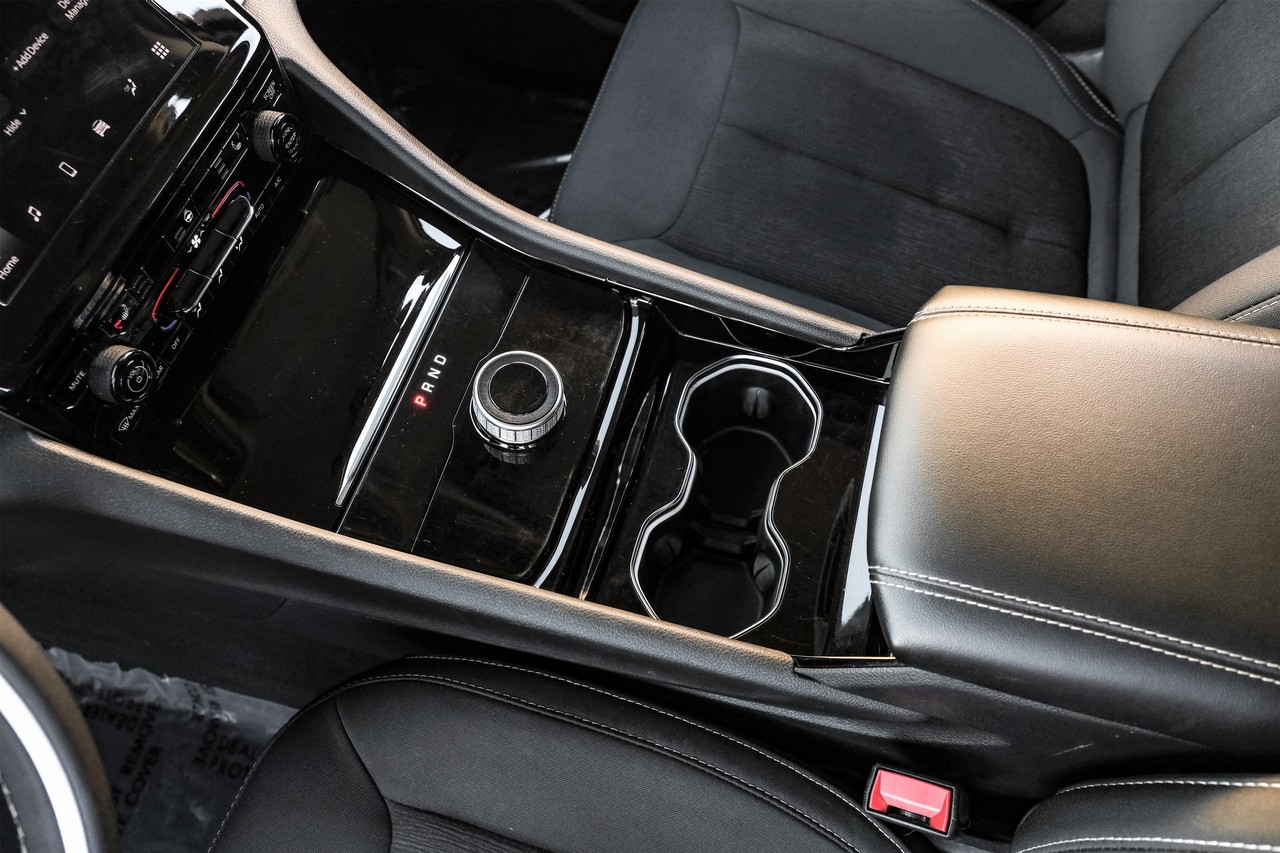 Jeep Grand Cherokee L Vehicle Main Gallery Image 26