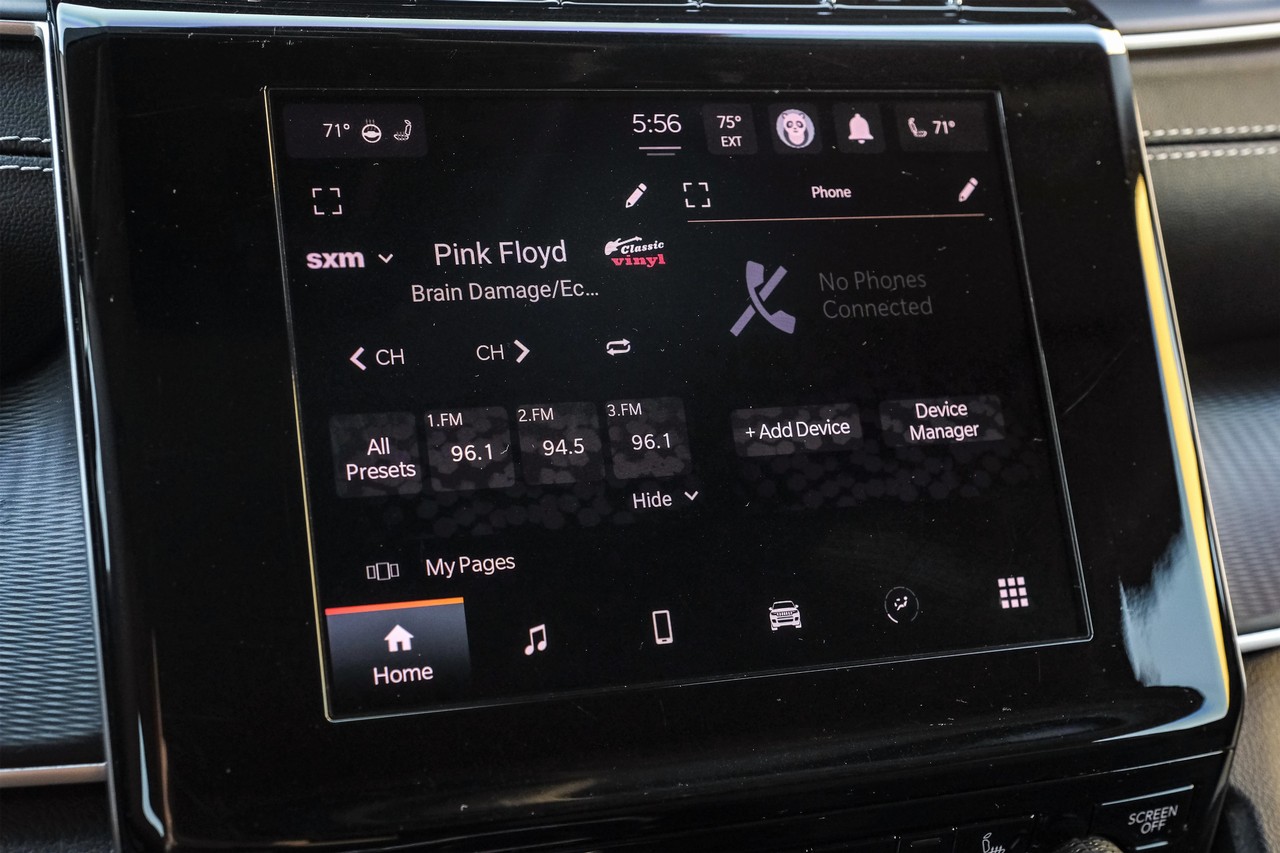 Jeep Grand Cherokee L Vehicle Main Gallery Image 30