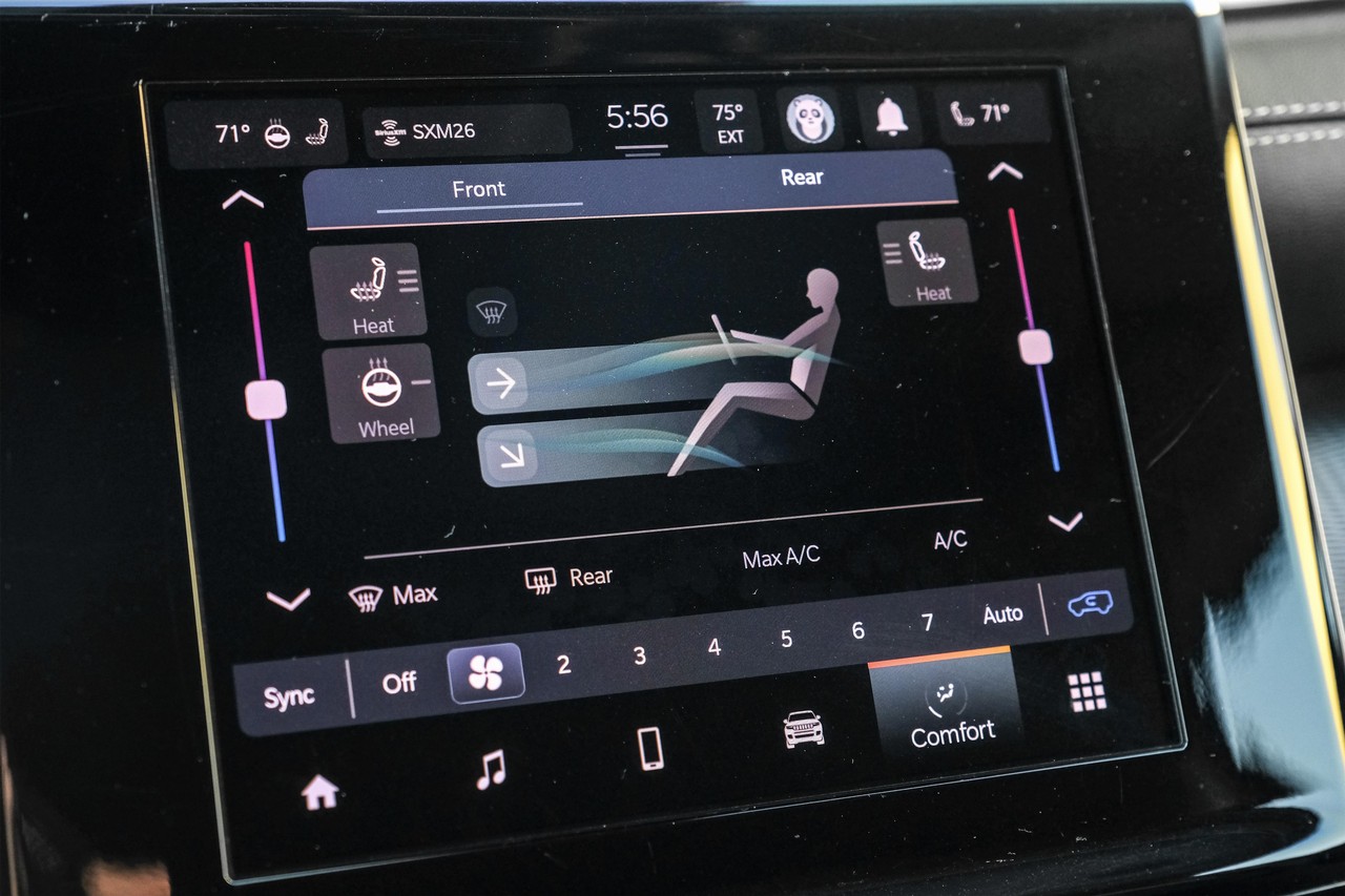 Jeep Grand Cherokee L Vehicle Main Gallery Image 31