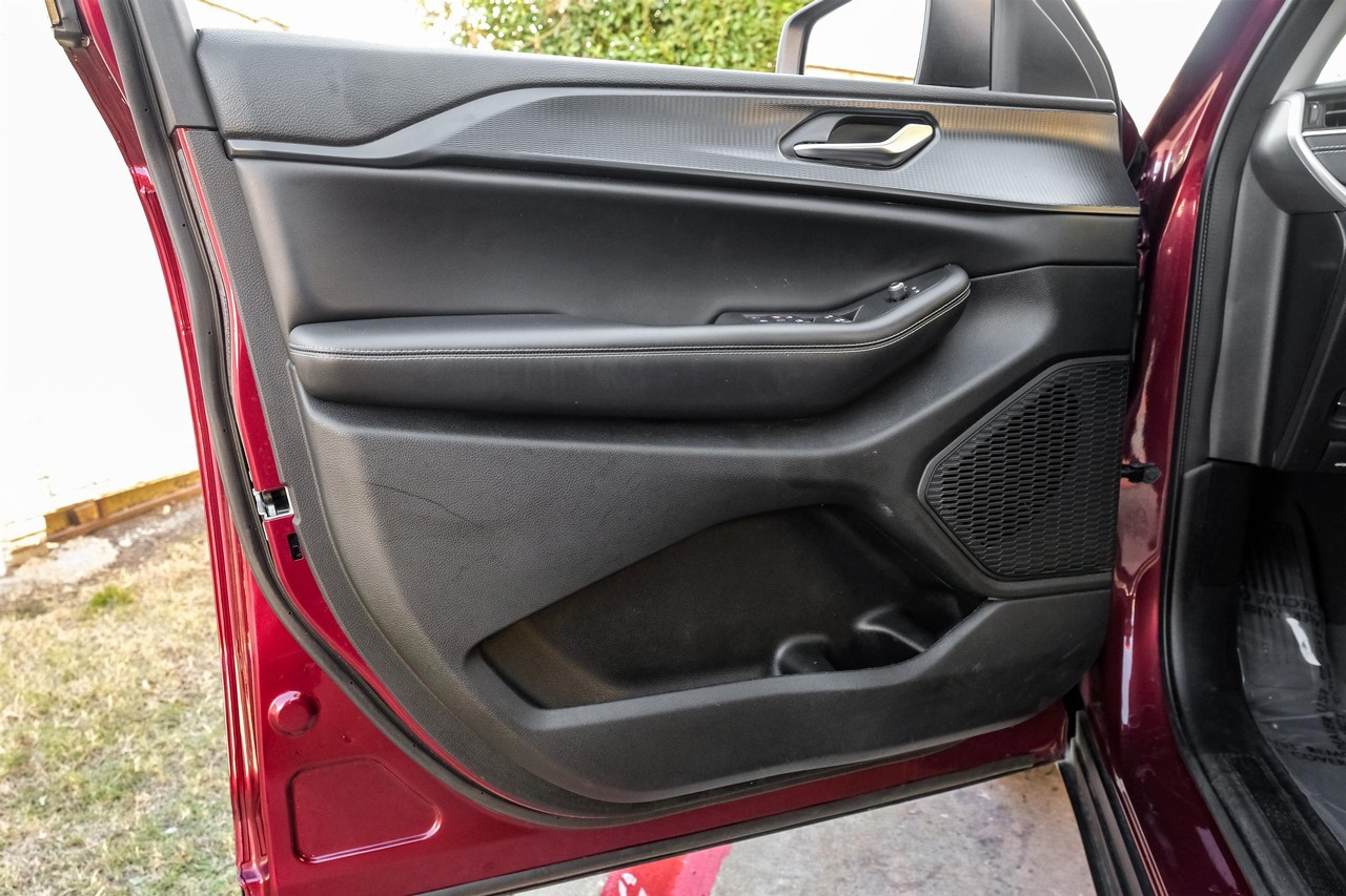 Jeep Grand Cherokee L Vehicle Main Gallery Image 48