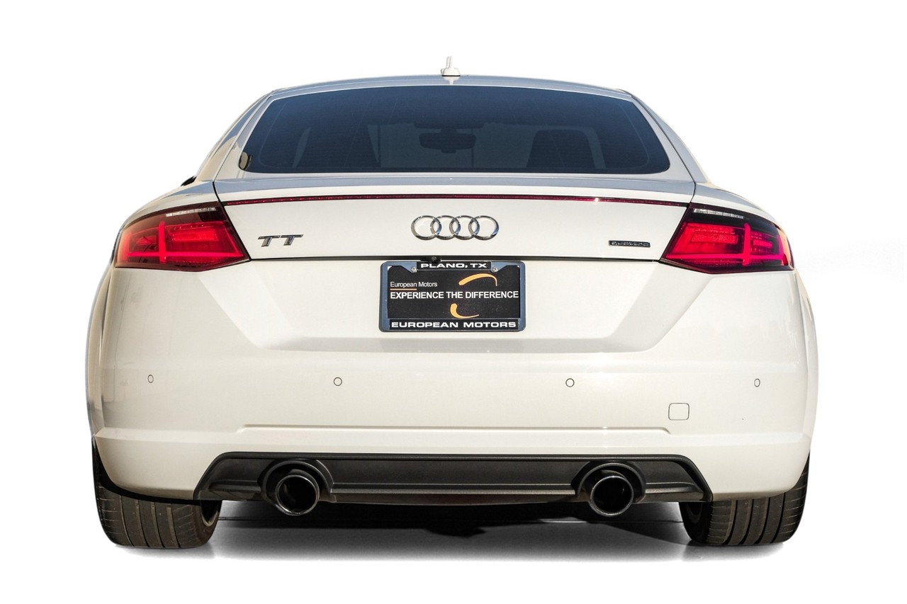 Audi TT Vehicle Main Gallery Image 09