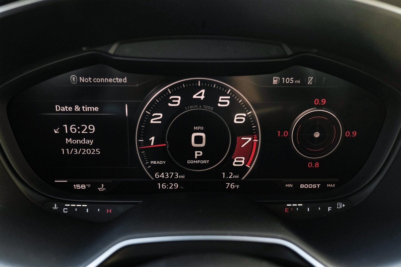 Audi TT Vehicle Main Gallery Image 17