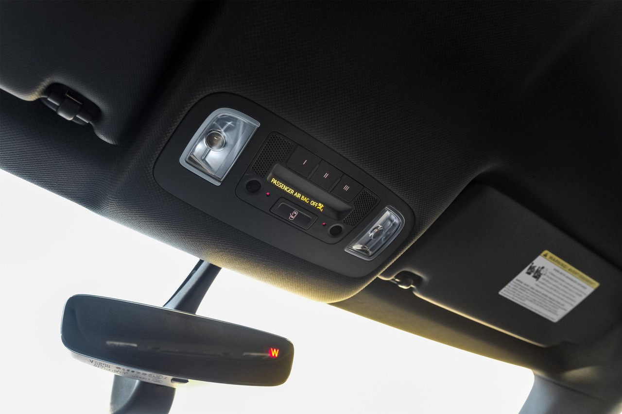 Audi TT Vehicle Main Gallery Image 28