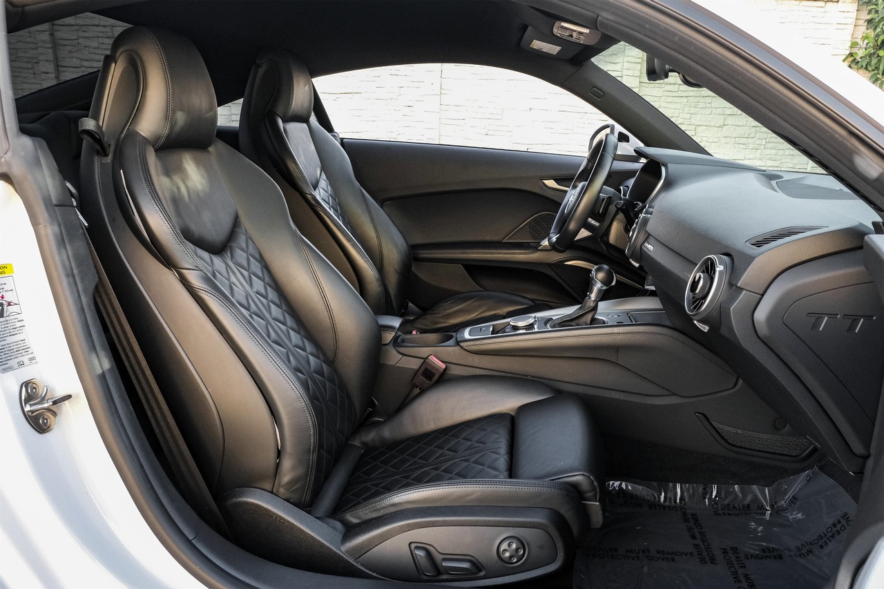 Audi TT Vehicle Main Gallery Image 34