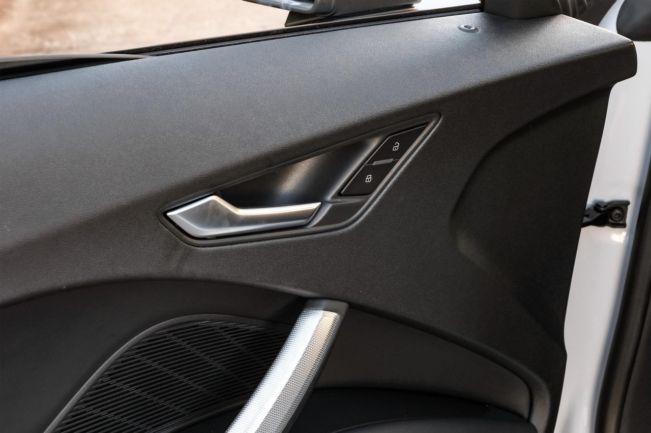 Audi TT Vehicle Main Gallery Image 41