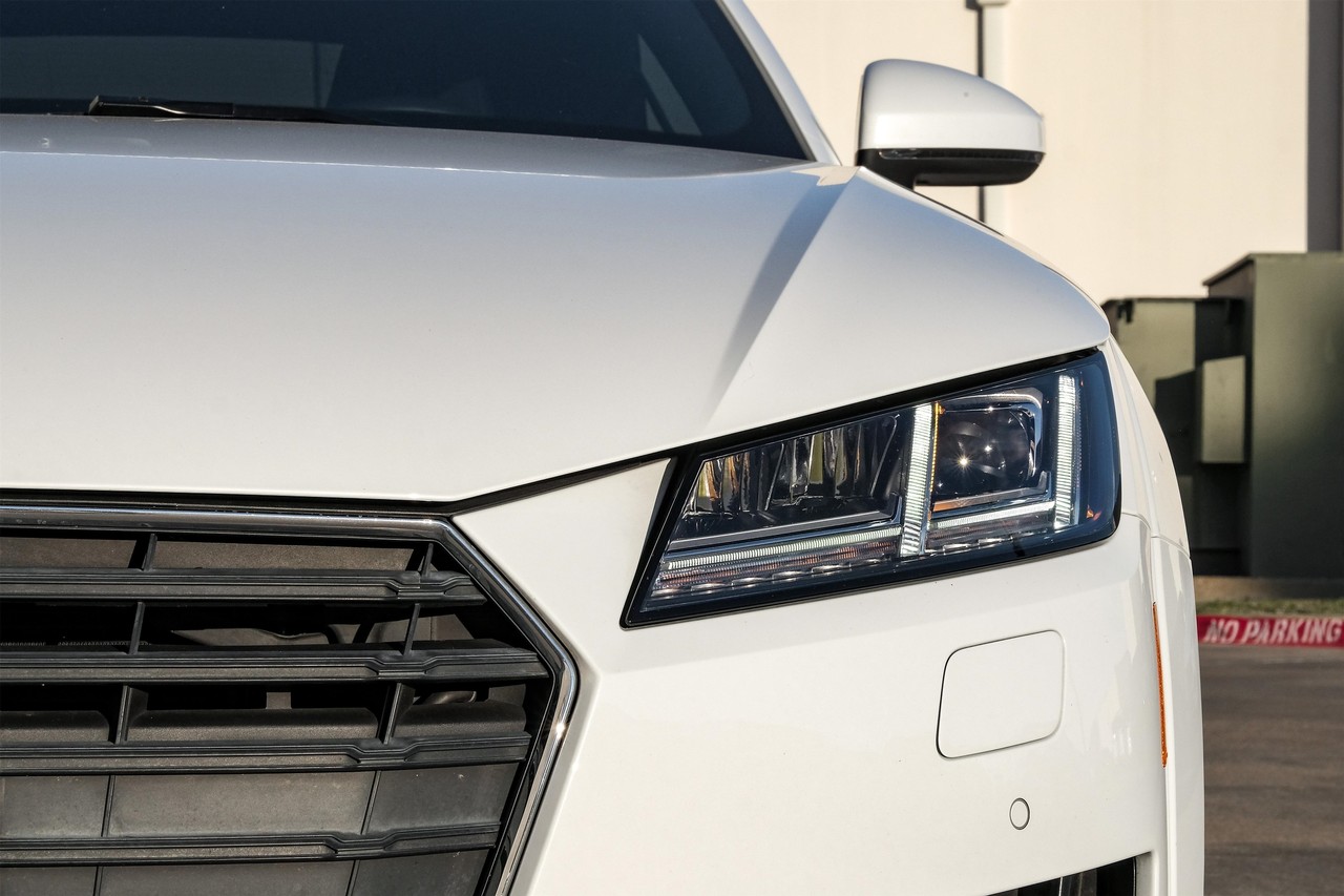 Audi TT Vehicle Main Gallery Image 43