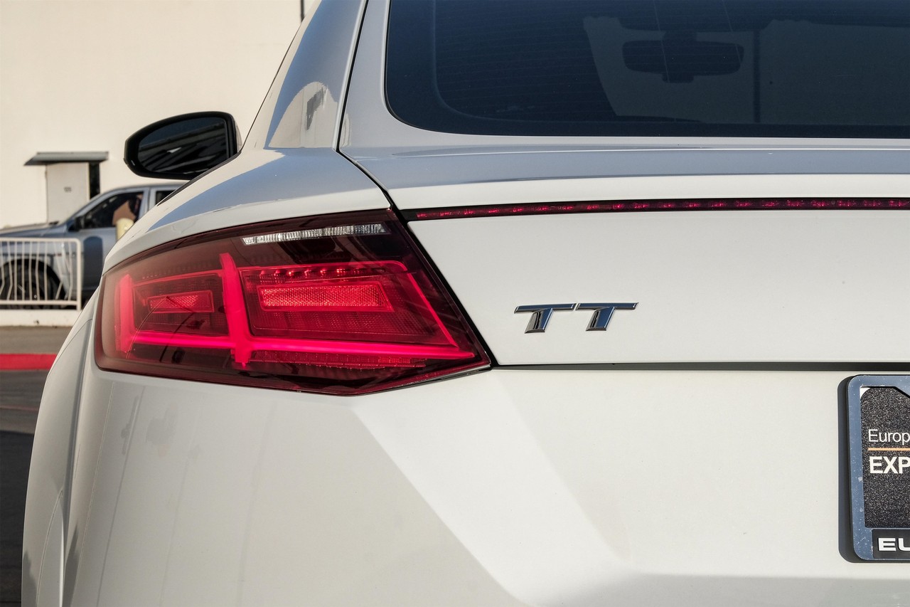 Audi TT Vehicle Main Gallery Image 44