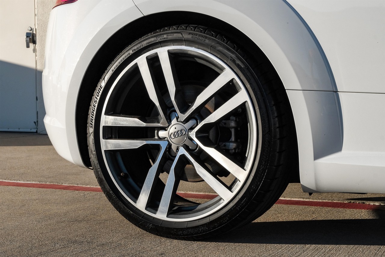 Audi TT Vehicle Main Gallery Image 50