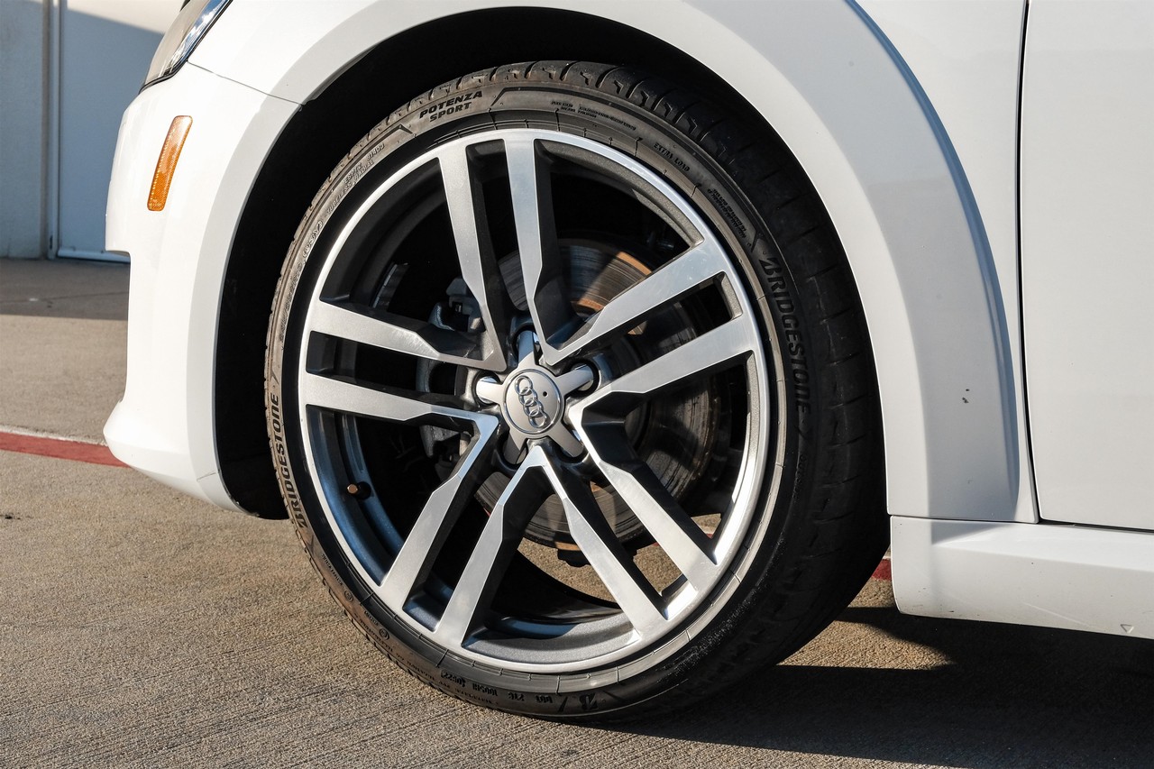 Audi TT Vehicle Main Gallery Image 52