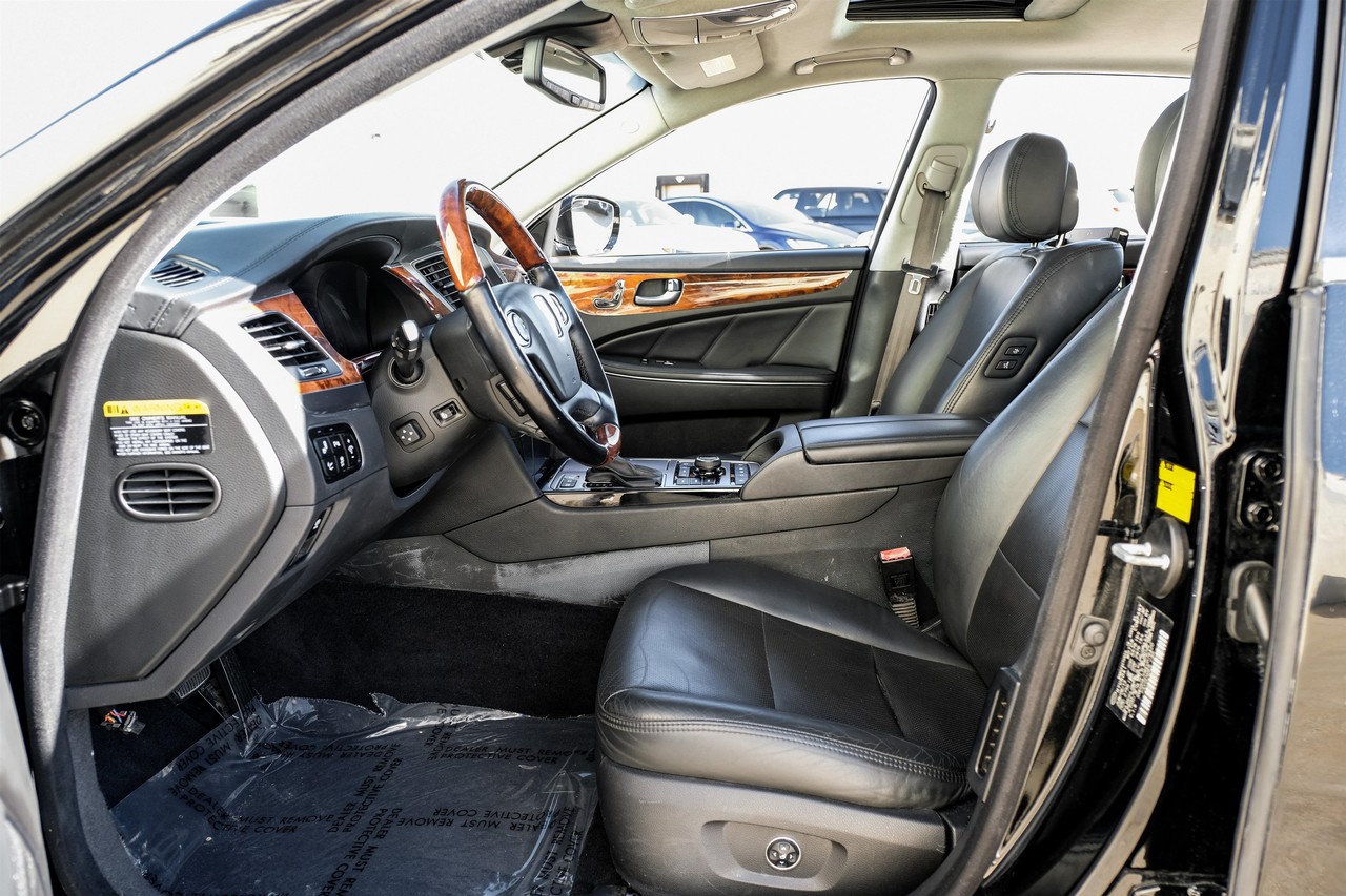 Hyundai Equus Vehicle Main Gallery Image 04