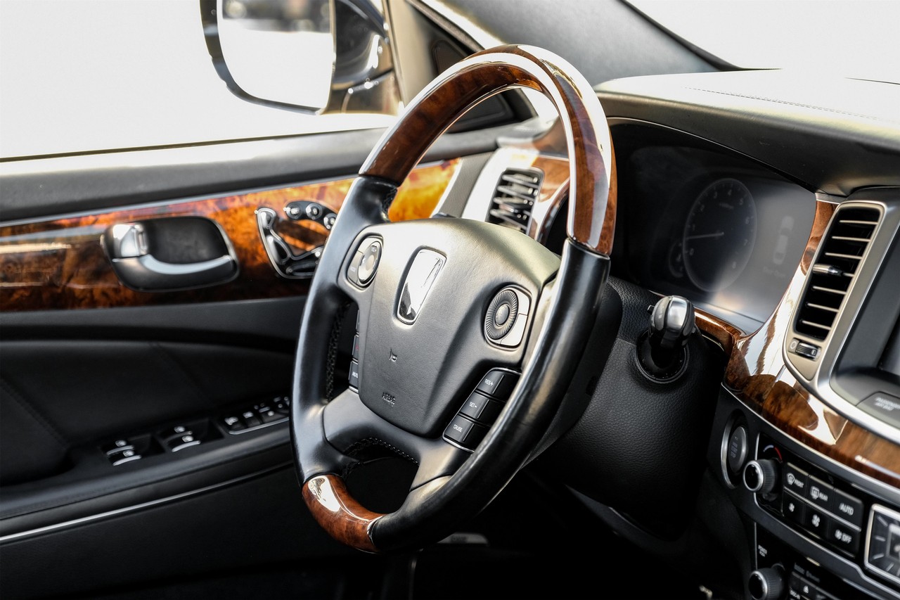 Hyundai Equus Vehicle Main Gallery Image 14