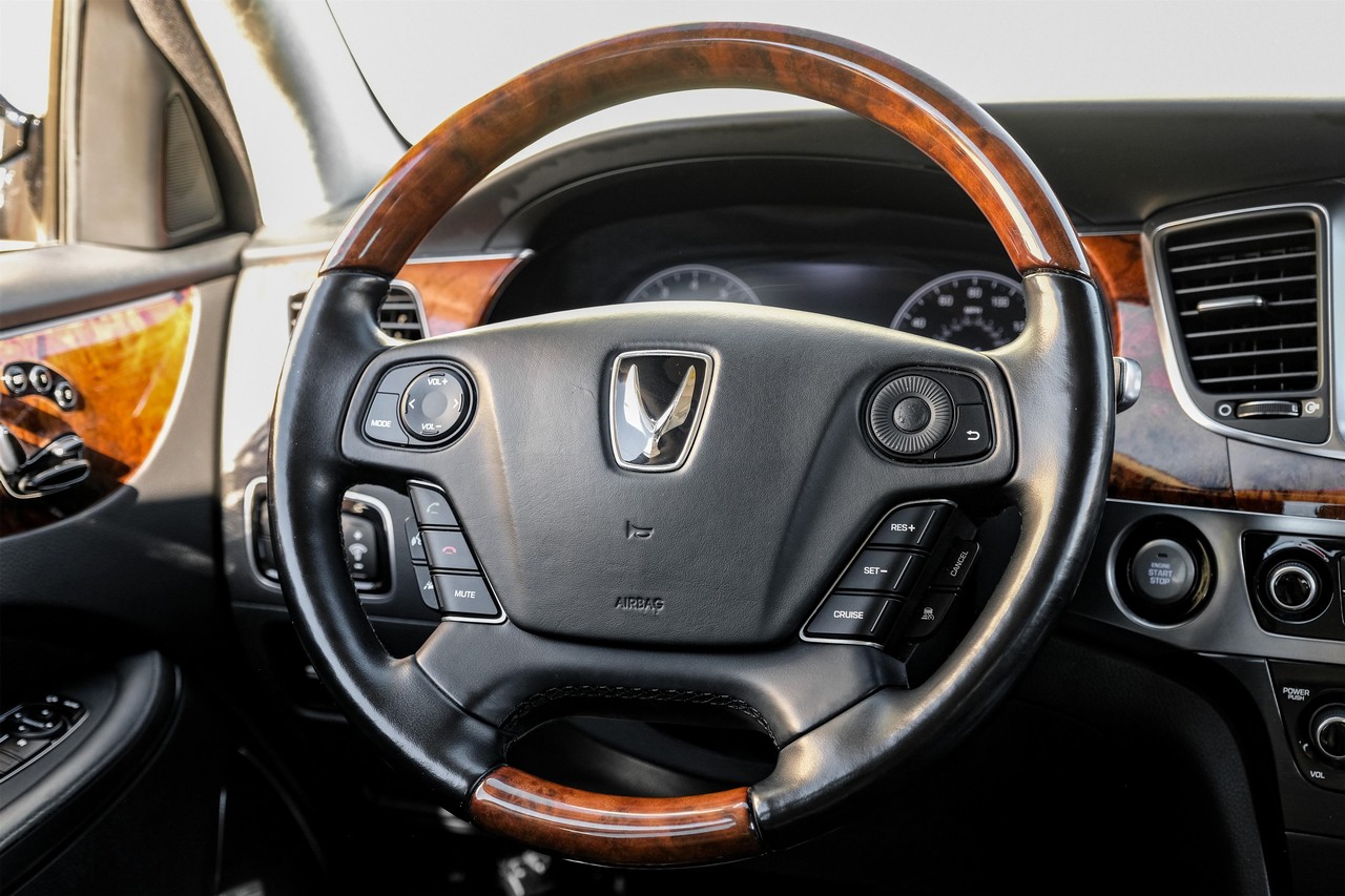 Hyundai Equus Vehicle Main Gallery Image 17