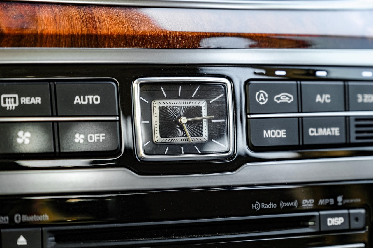 Hyundai Equus Vehicle Main Gallery Image 26