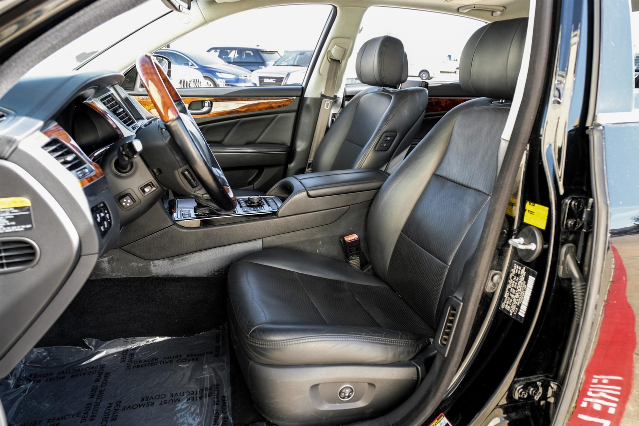 Hyundai Equus Vehicle Main Gallery Image 32