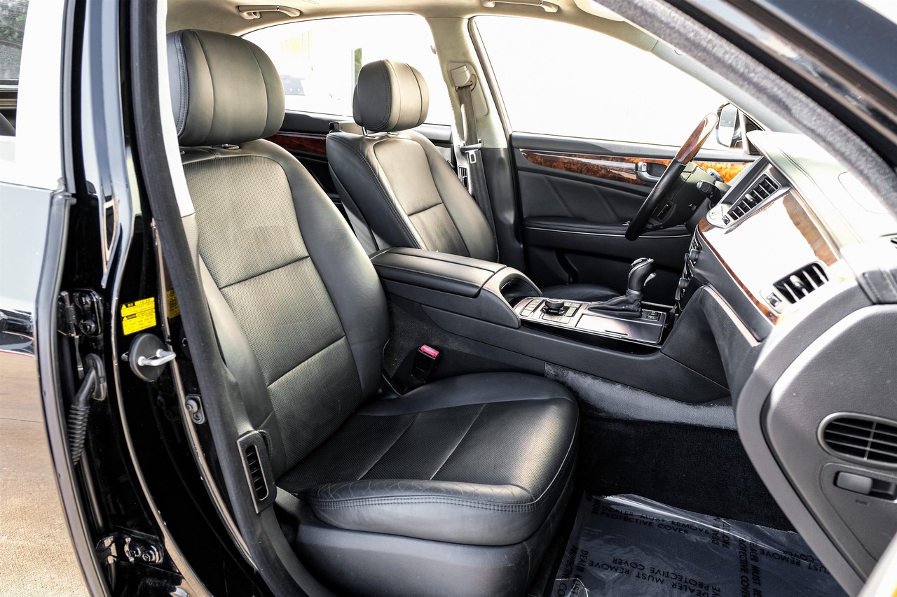 Hyundai Equus Vehicle Main Gallery Image 34