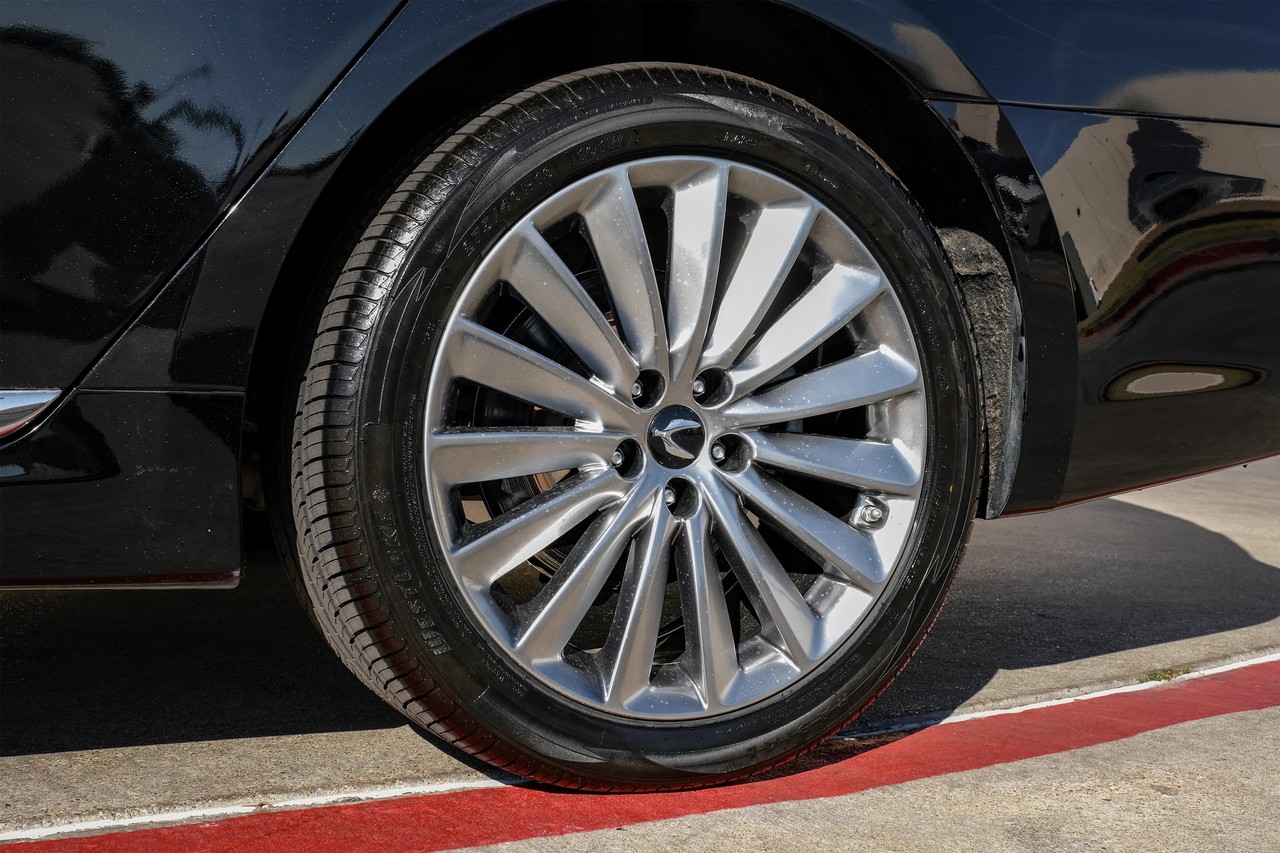 Hyundai Equus Vehicle Main Gallery Image 55