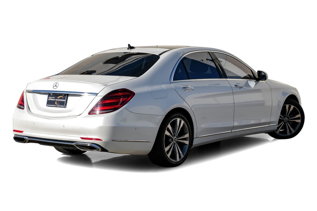 Mercedes-Benz S-Class Vehicle Main Gallery Image 09