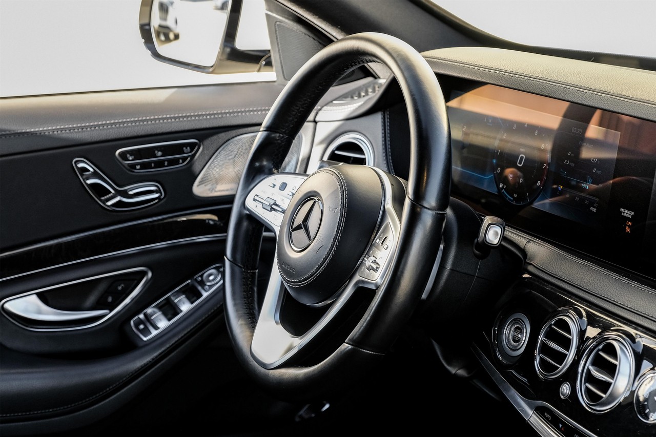 Mercedes-Benz S-Class Vehicle Main Gallery Image 14