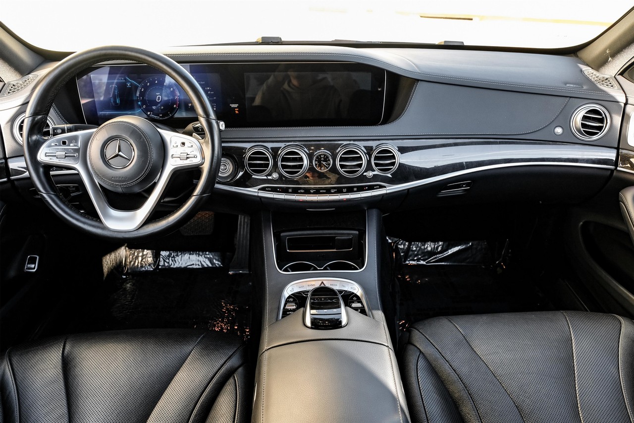 Mercedes-Benz S-Class Vehicle Main Gallery Image 15