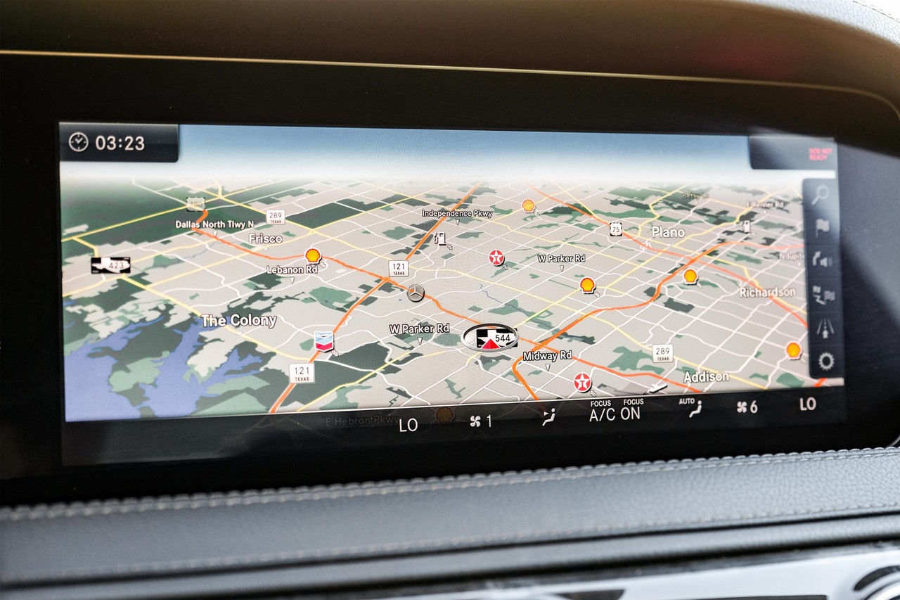 Mercedes-Benz S-Class Vehicle Main Gallery Image 22