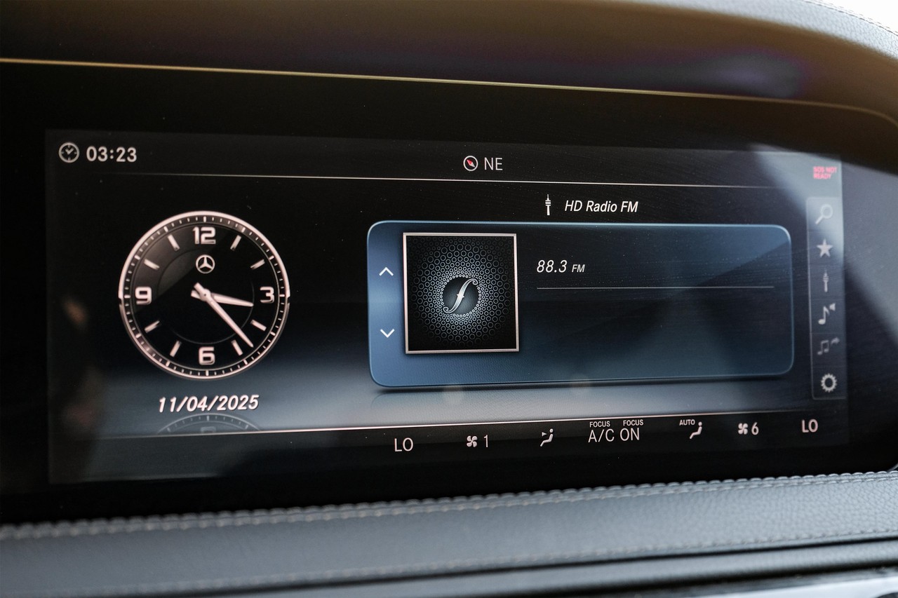 Mercedes-Benz S-Class Vehicle Main Gallery Image 29