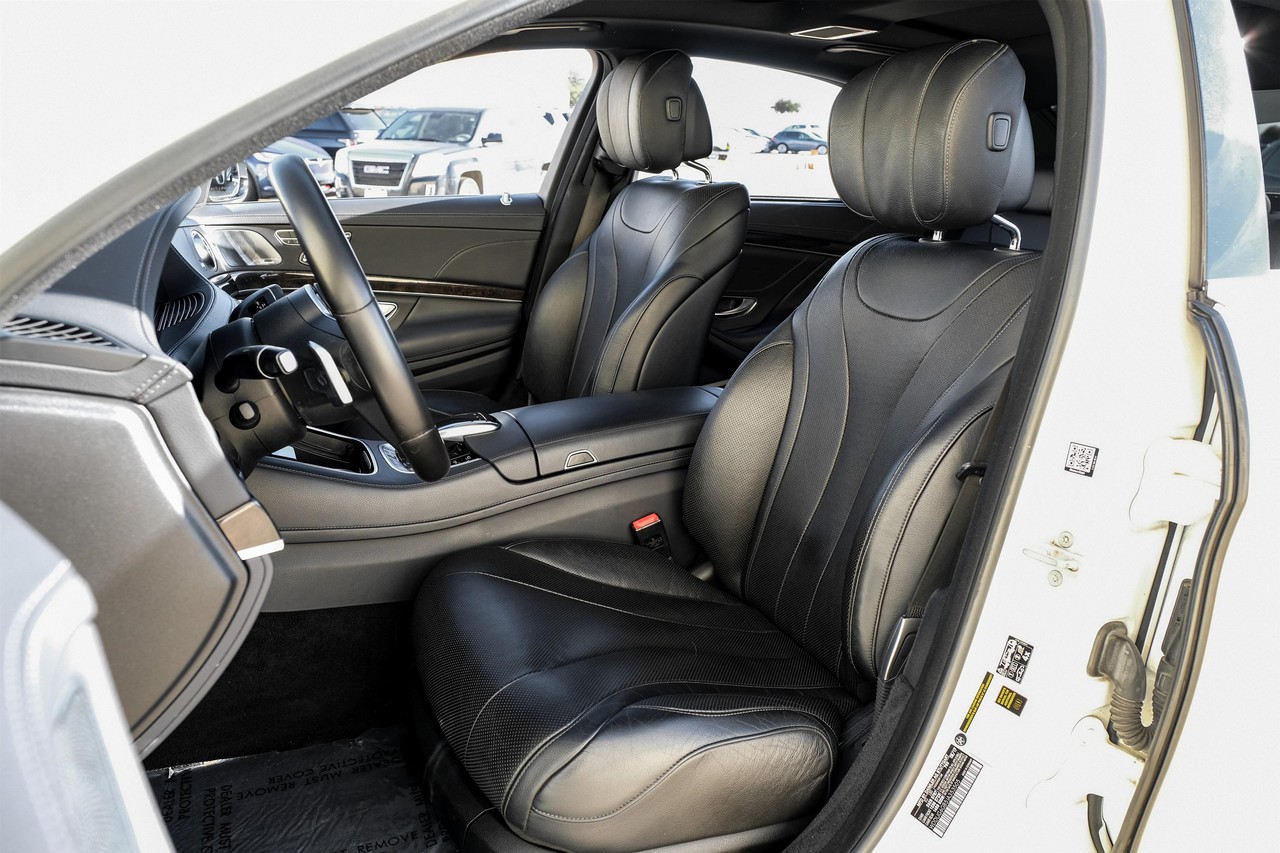 Mercedes-Benz S-Class Vehicle Main Gallery Image 32