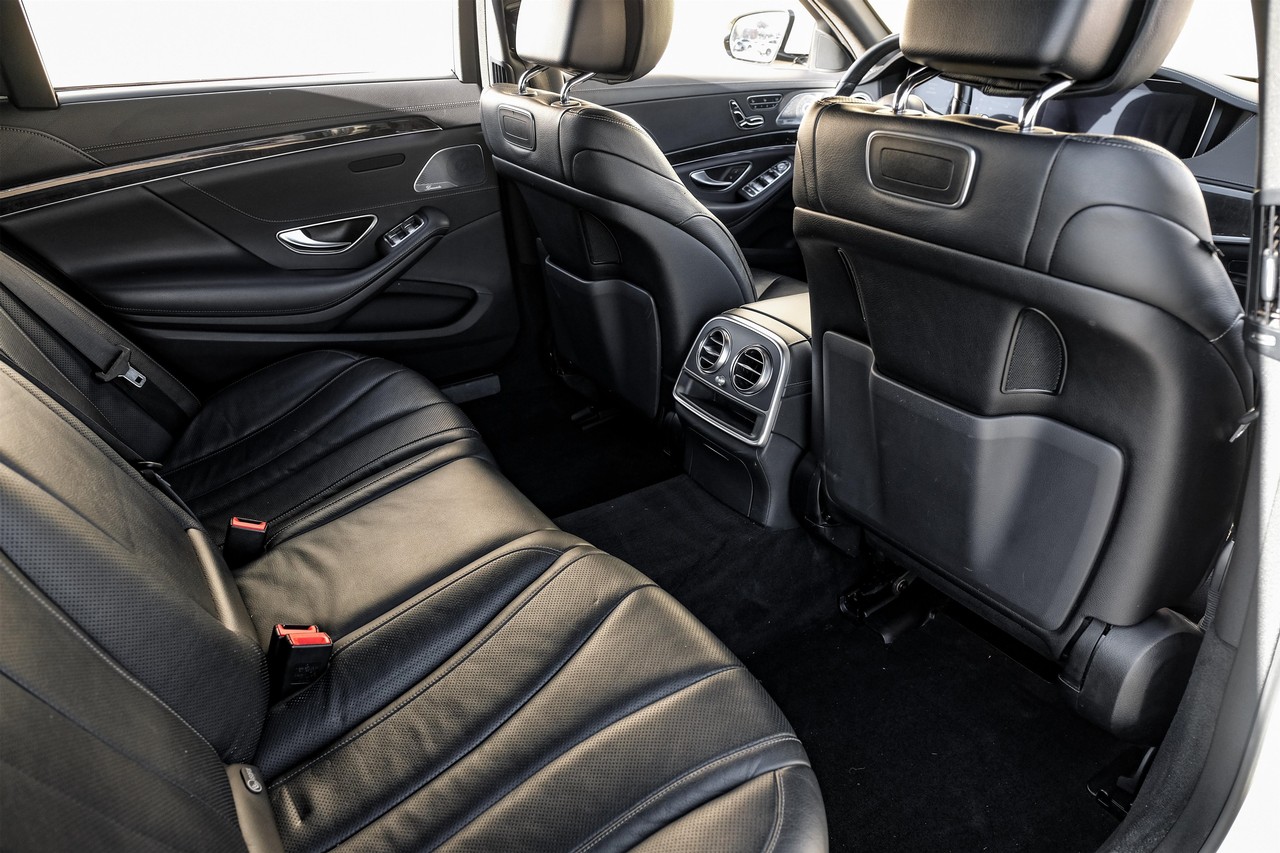 Mercedes-Benz S-Class Vehicle Main Gallery Image 36