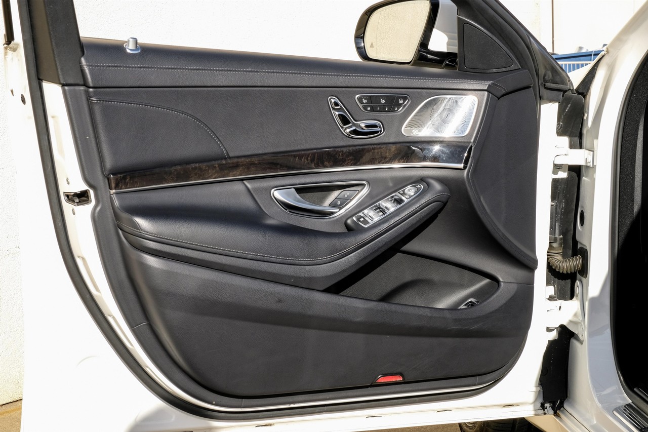 Mercedes-Benz S-Class Vehicle Main Gallery Image 41