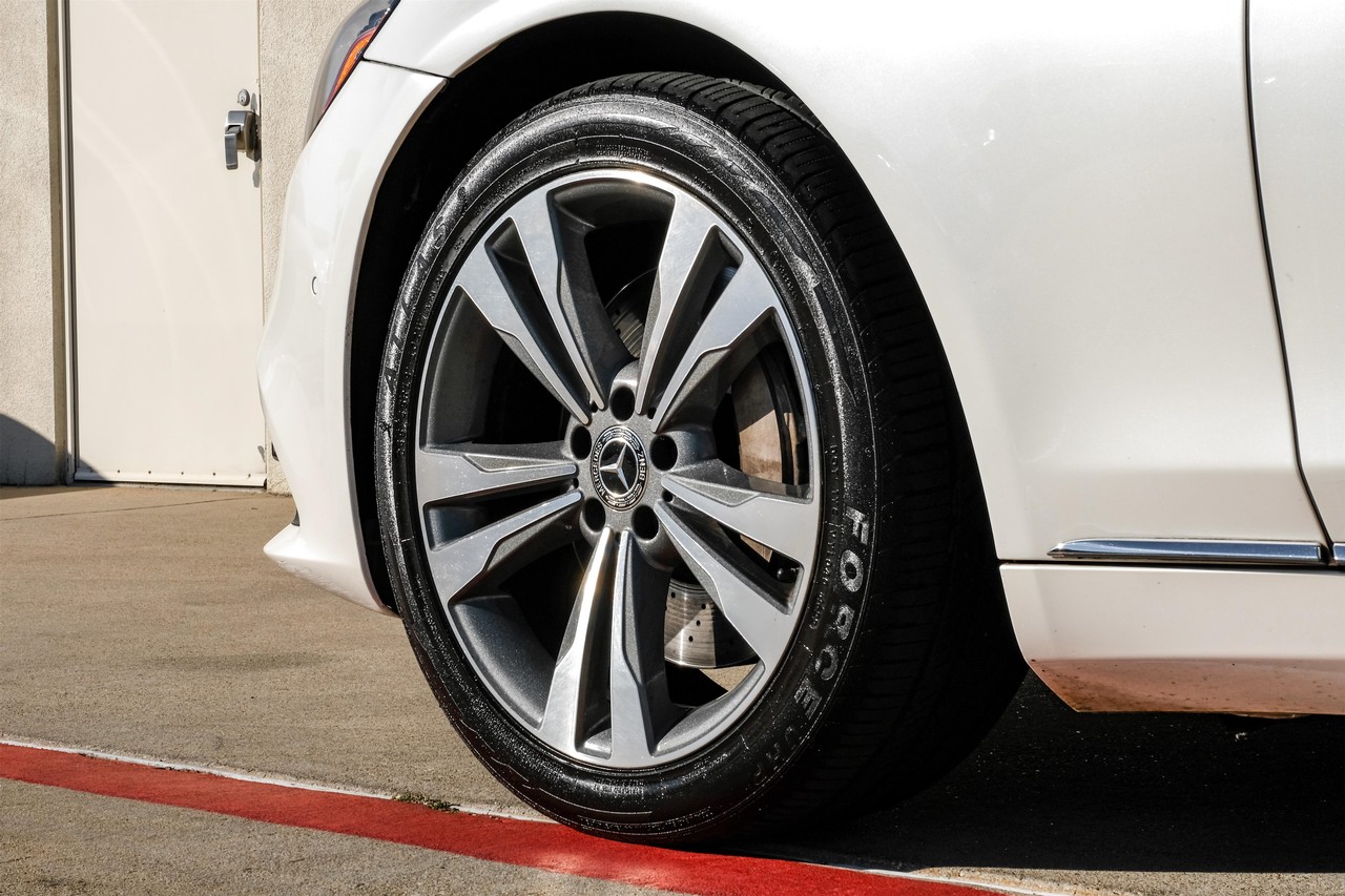 Mercedes-Benz S-Class Vehicle Main Gallery Image 52