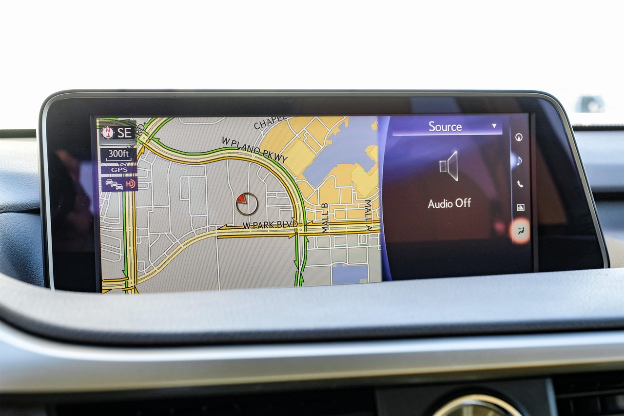 Lexus RX Vehicle Main Gallery Image 22