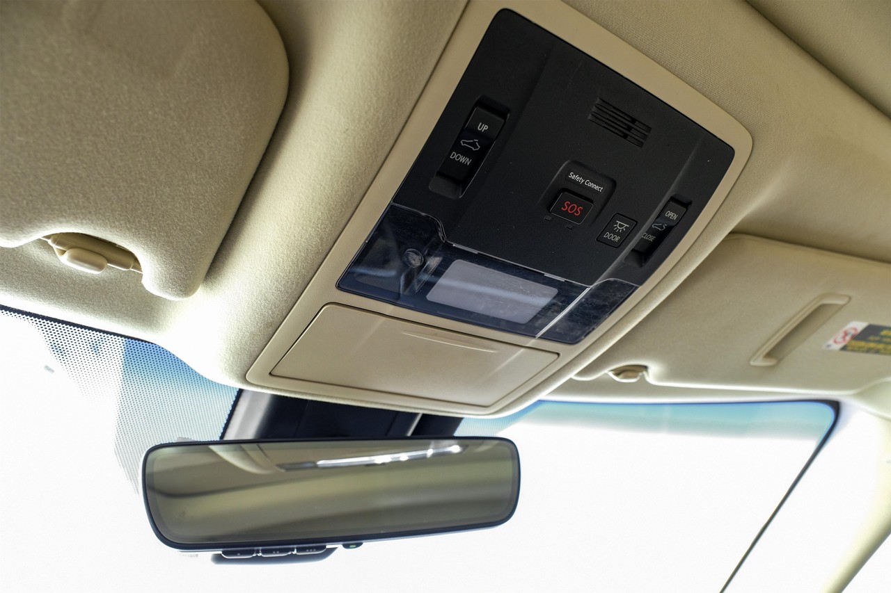 Lexus RX Vehicle Main Gallery Image 28