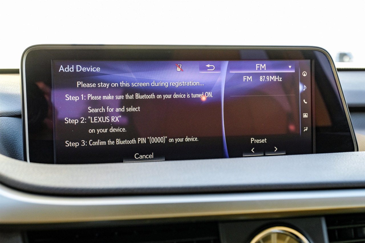 Lexus RX Vehicle Main Gallery Image 31