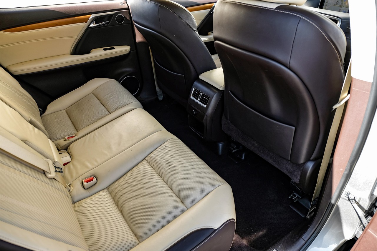 Lexus RX Vehicle Main Gallery Image 37