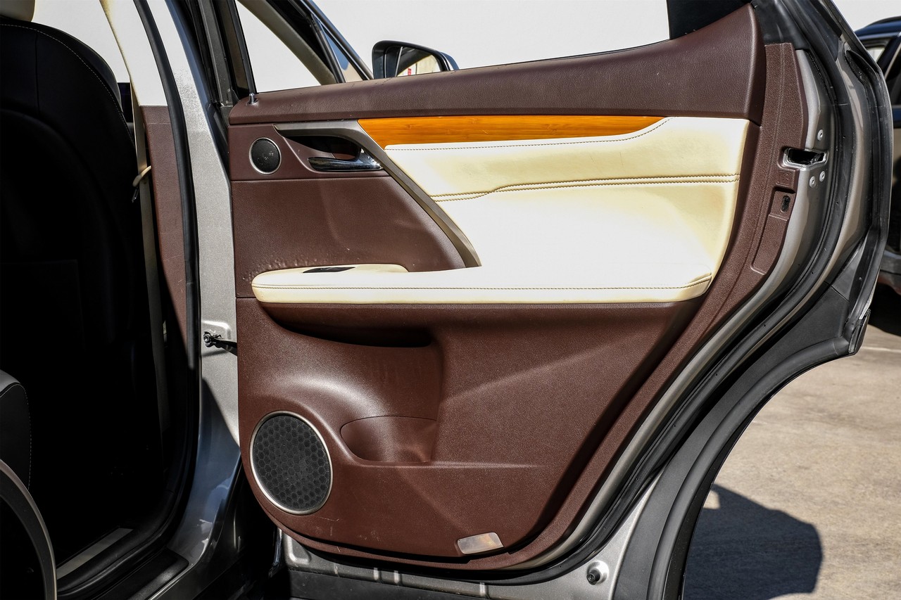 Lexus RX Vehicle Main Gallery Image 46