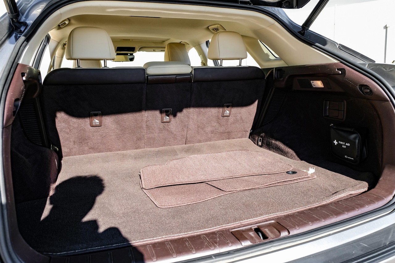 Lexus RX Vehicle Main Gallery Image 50