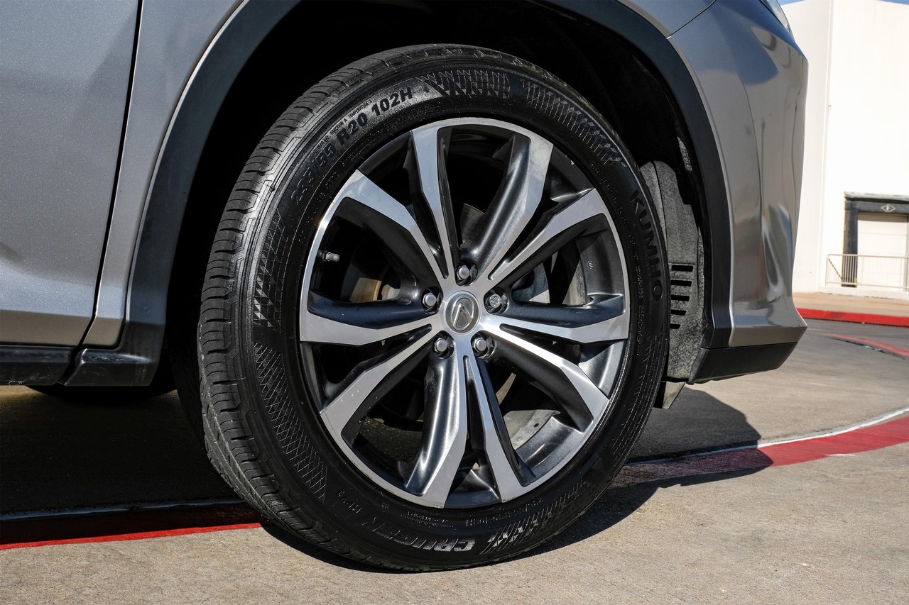 Lexus RX Vehicle Main Gallery Image 52