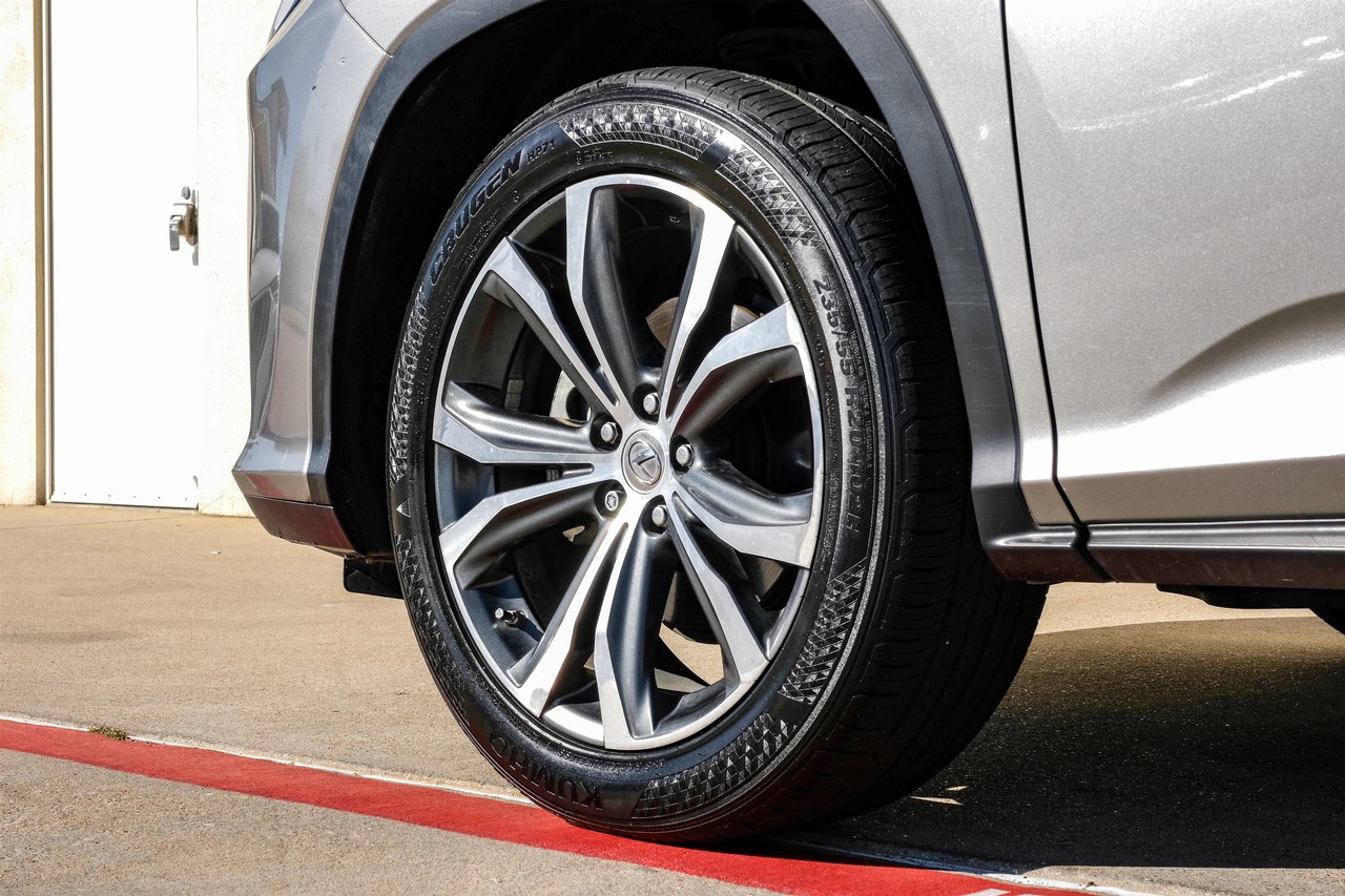 Lexus RX Vehicle Main Gallery Image 53