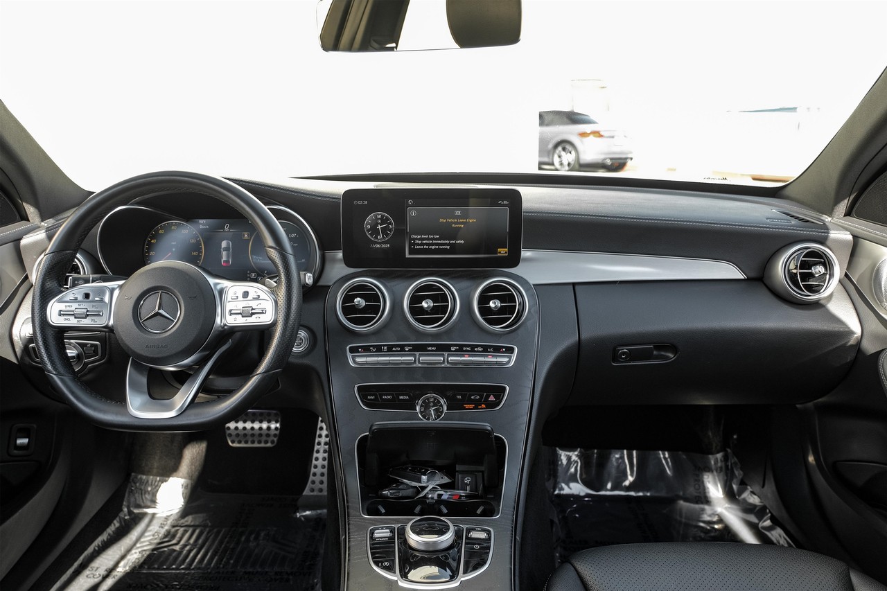 Mercedes-Benz C 300 Vehicle Main Gallery Image 15