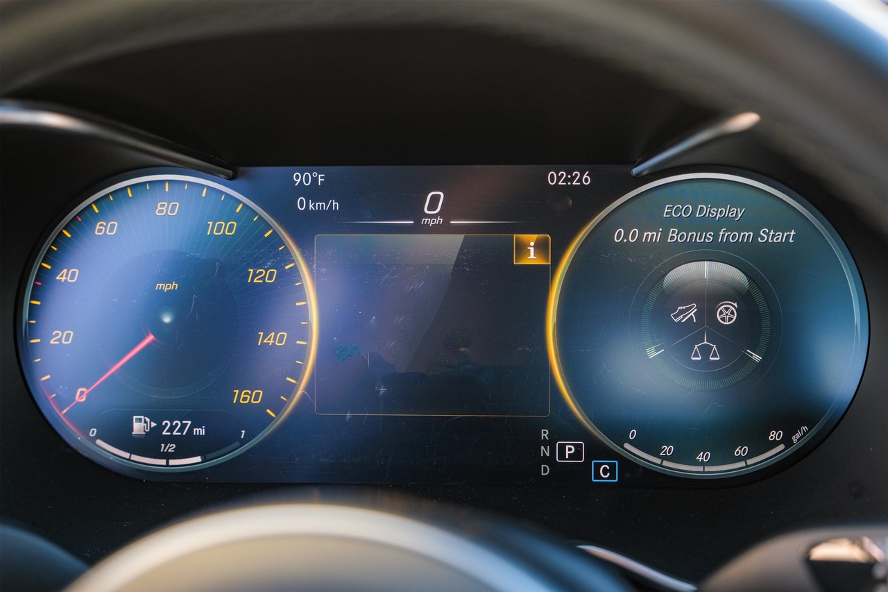 Mercedes-Benz C 300 Vehicle Main Gallery Image 19