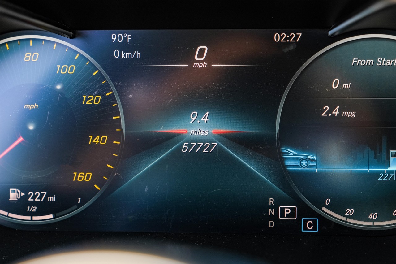 Mercedes-Benz C 300 Vehicle Main Gallery Image 20