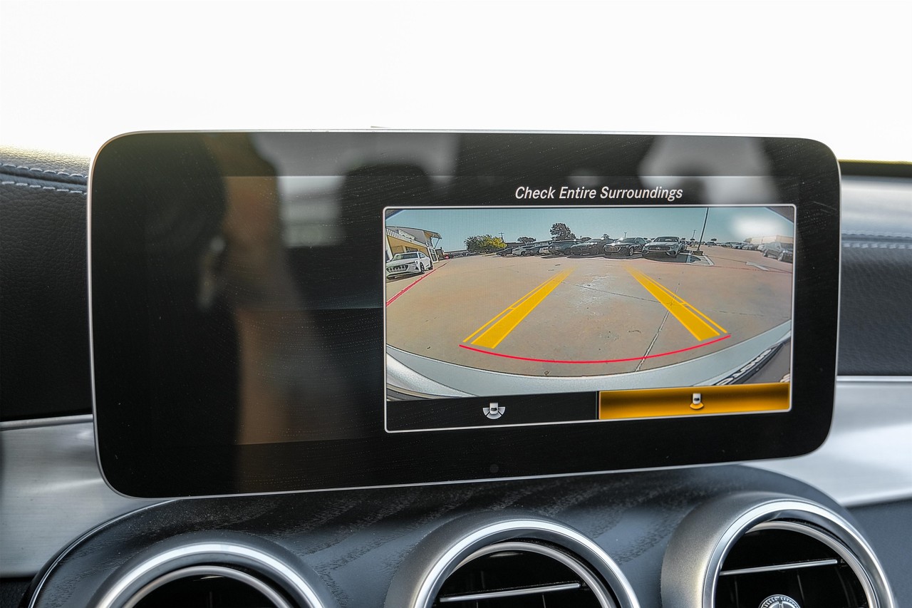 Mercedes-Benz C 300 Vehicle Main Gallery Image 22